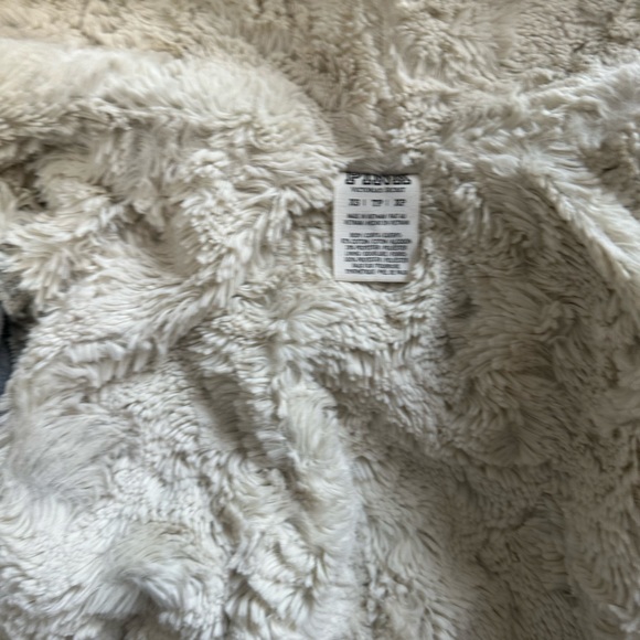 Victoria’s Secret - Pink velour hoodie lined in size XS. Gold bling accents. - Picture 12 of 14